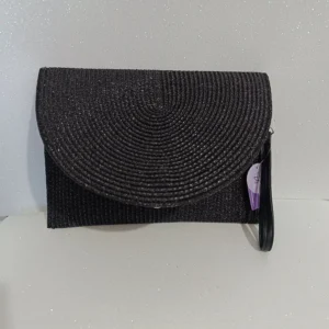 Cartera negra brillo