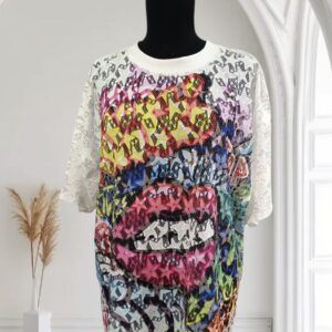 Camiseta Oversize Arte Pop en Encaje Blanco